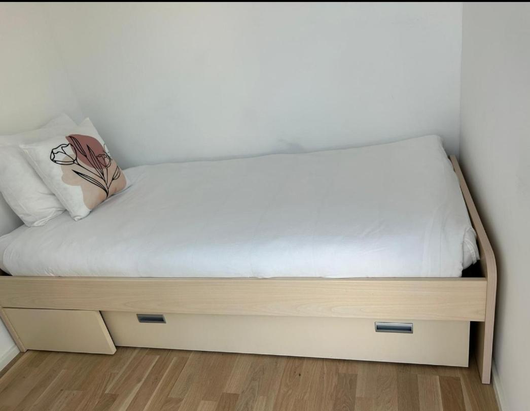 New Spacious Two Bedroom Center With Parking, Near Public Transport 룩셈부르크 외부 사진